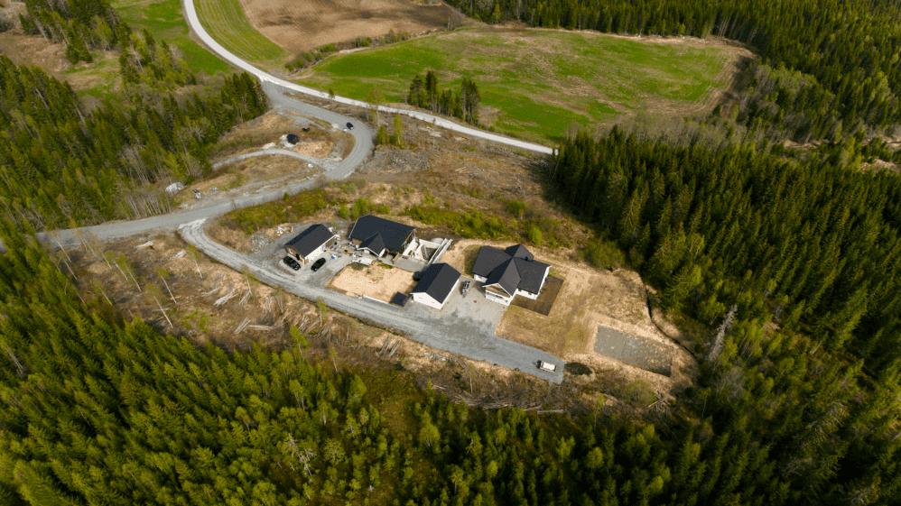 Boligfeltet retning østover innover dalen mot Laugen